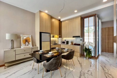 Chalet de 4 dormitorios en Pattaya, Tailandia № 126594 - foto 5