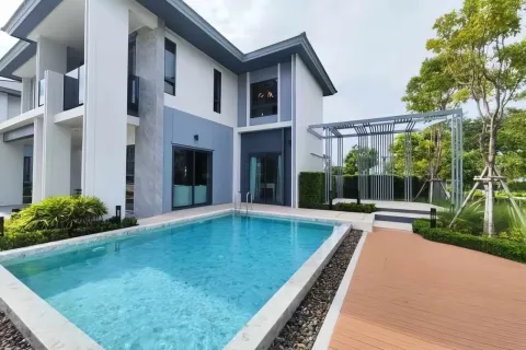 Chalet de 3 dormitorios en Pattaya, Tailandia № 100970