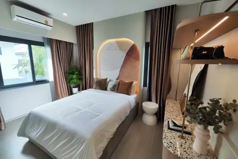 Chalet de 3 dormitorios en Pattaya, Tailandia № 100970 - foto 12