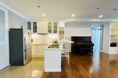 Condominio de 3 dormitorios en Bangkok, Tailandia № 120618 - foto 8