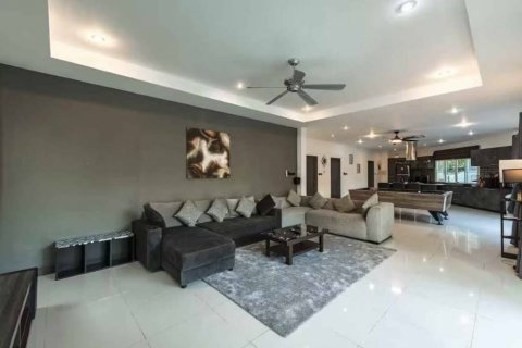 Chalet de 4 dormitorios en Phuket, Tailandia № 133025 - foto 2