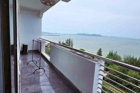 Condominio de 3 dormitorios en Sattahip, Tailandia № 133022 - foto 9