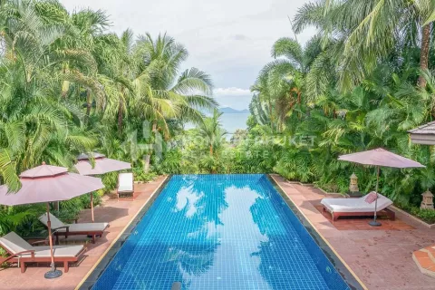 Maison à Ban Ratsada, Thaïlande 5 chambres № 131097