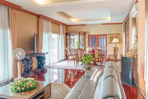 Casa de 5 dormitorios en Ban Ratsada, Tailandia № 131097 - foto 5