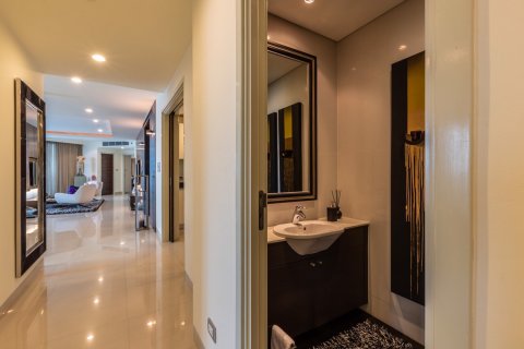 Condominio de 4 dormitorios en Bangkok, Tailandia № 143961 - foto 9