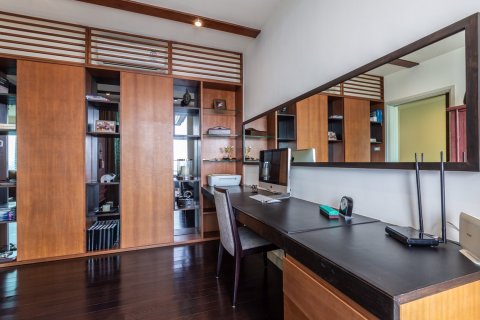 Condominio de 4 dormitorios en Bangkok, Tailandia № 143961 - foto 12