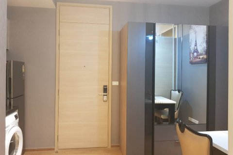 Condominio de 1 dormitorio en Bangkok, Tailandia № 143967 - foto 4