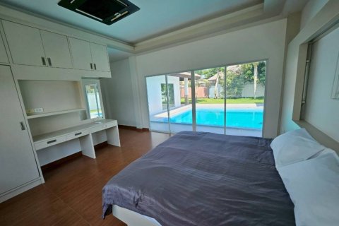 Chalet de 3 dormitorios en Pattaya, Tailandia № 132937