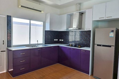 Chalet de 3 dormitorios en Pattaya, Tailandia № 132937 - foto 8