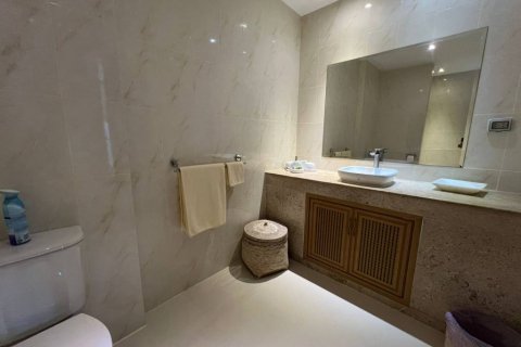 Chalet de 4 dormitorios en Surat Thani, Tailandia № 132935 - foto 10