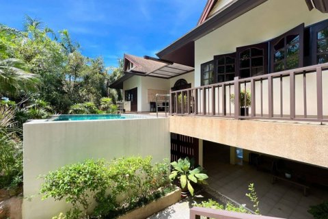Chalet de 4 dormitorios en Surat Thani, Tailandia № 132935