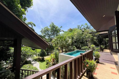 Chalet de 4 dormitorios en Surat Thani, Tailandia № 132935 - foto 3