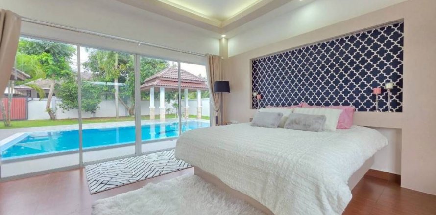 Chalet de 3 dormitorios en Pattaya, Tailandia № 132934