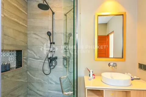 Casa de 3 dormitorios en Nai Harn Beach, Tailandia № 131559 - foto 13