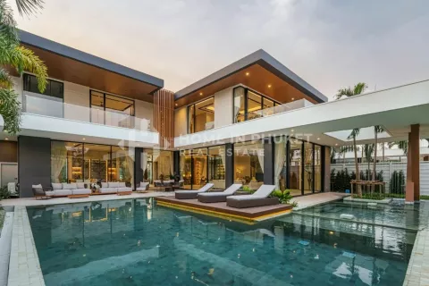Casa de 4 dormitorios en Phuket, Tailandia № 131105