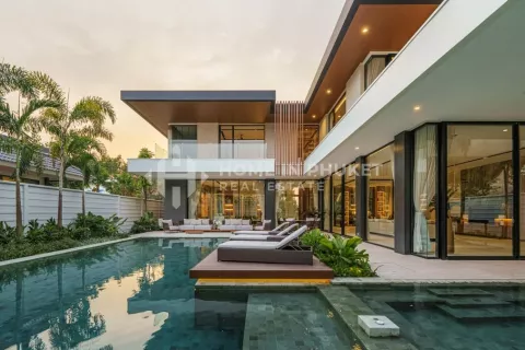 Casa de 4 dormitorios en Phuket, Tailandia № 131105 - foto 2