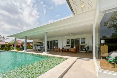 Chalet de 4 dormitorios en Hua Hin, Tailandia № 119835 - foto 2