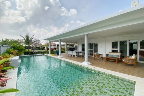 Chalet de 4 dormitorios en Hua Hin, Tailandia № 119835 - foto 8