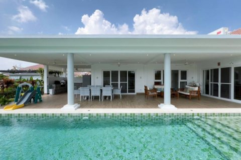 Chalet de 4 dormitorios en Hua Hin, Tailandia № 119835 - foto 5