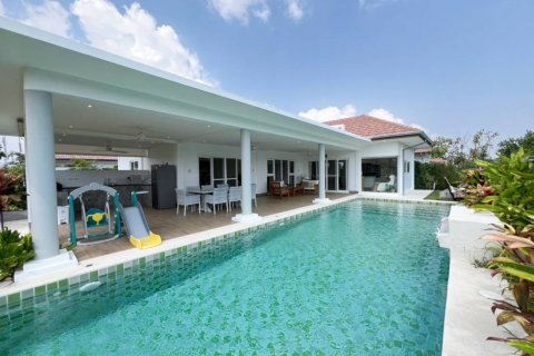 Chalet de 4 dormitorios en Hua Hin, Tailandia № 119835 - foto 7