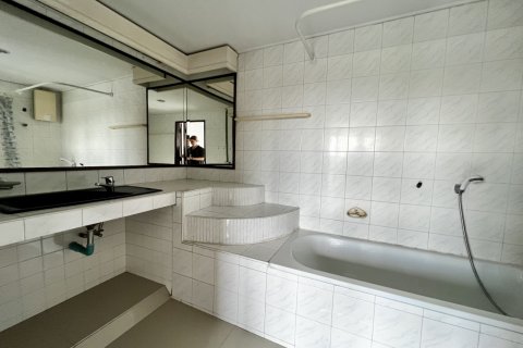 Apartamento de 2 dormitorios en Pattaya, Tailandia № 101353 - foto 16