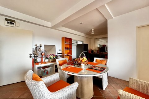 Apartamento de 2 dormitorios en Pattaya, Tailandia № 101355 - foto 15