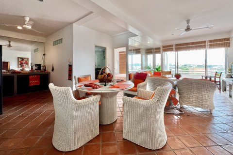 Apartamento de 2 dormitorios en Pattaya, Tailandia № 101355 - foto 28