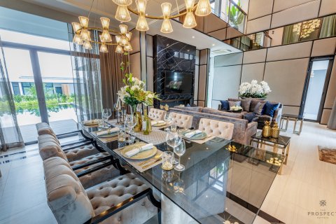 Chalet de 4 dormitorios en Pattaya, Tailandia № 101465 - foto 9