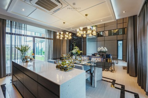 Chalet de 4 dormitorios en Pattaya, Tailandia № 101465 - foto 10
