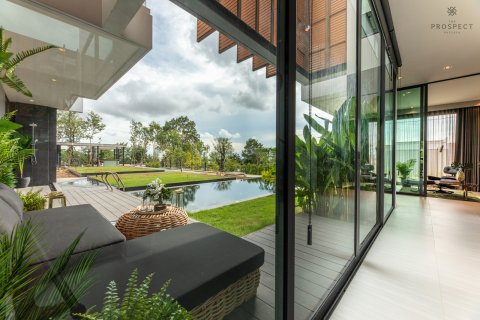 Chalet de 4 dormitorios en Pattaya, Tailandia № 101465 - foto 15