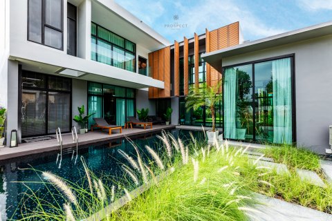 Chalet de 4 dormitorios en Pattaya, Tailandia № 101464 - foto 4