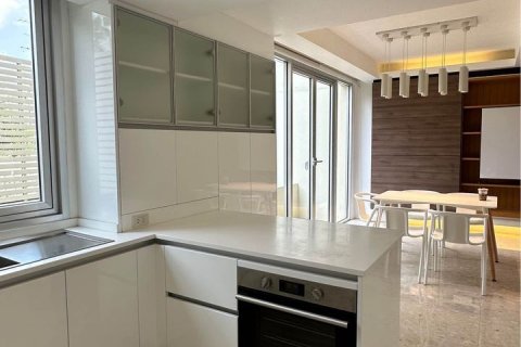 Adosado de 3 dormitorios en Bangkok, Tailandia № 80494 - foto 11