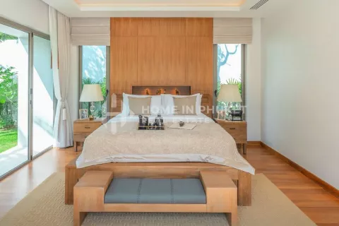 Casa de 4 dormitorios en Phuket, Tailandia № 131699 - foto 11