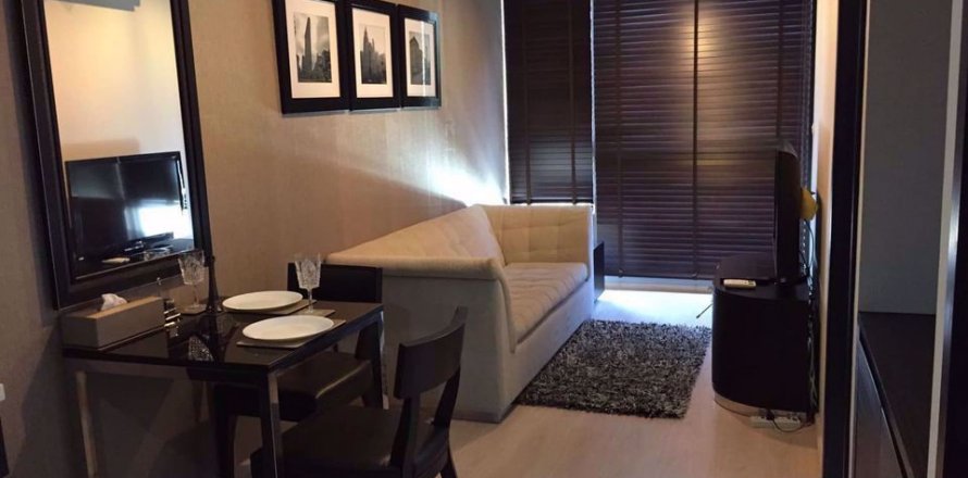 Condo à Bangkok, Thaïlande, 1 chambre à Rhythm Sukhumvit 44/1  № 77497