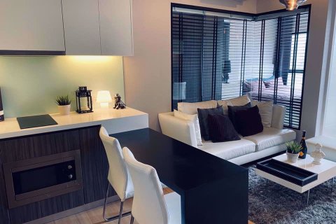 Condominio de 1 dormitorio en Khlong San, Bangkok, Tailandia № 76308 - foto 5