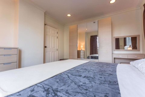 Condominio de 2 dormitorios en Watthana, Bangkok, Tailandia № 76306 - foto 15