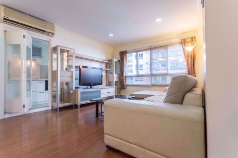 Condominio de 2 dormitorios en Watthana, Bangkok, Tailandia № 76306 - foto 2