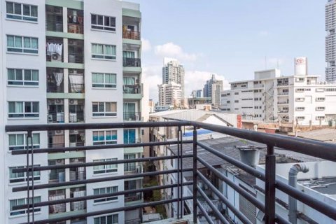 Condominio de 2 dormitorios en Watthana, Bangkok, Tailandia № 76306 - foto 16