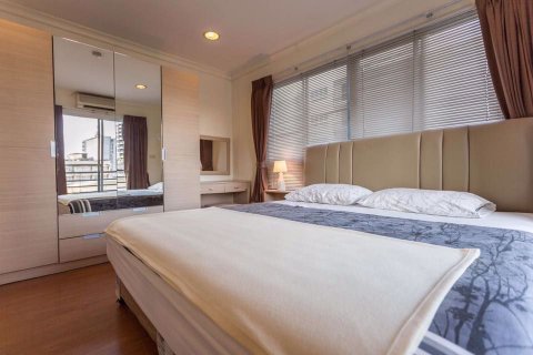 Condominio de 2 dormitorios en Watthana, Bangkok, Tailandia № 76306 - foto 14