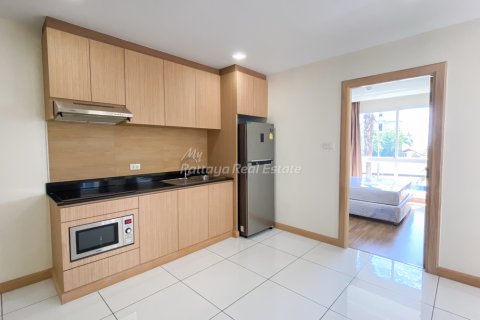 Condominio de 2 dormitorios en Jomtien Beach, Pattaya, Tailandia № 132219 - foto 2