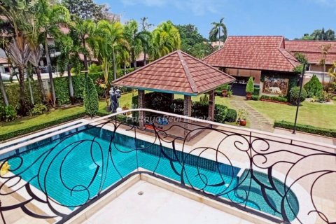 Casa de 3 dormitorios en Bang Lamung, Tailandia № 132220 - foto 2