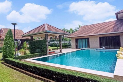 Casa de 3 dormitorios en Bang Lamung, Tailandia № 132220