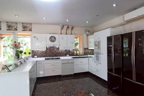 Casa de 3 dormitorios en Bang Lamung, Tailandia № 132220 - foto 4