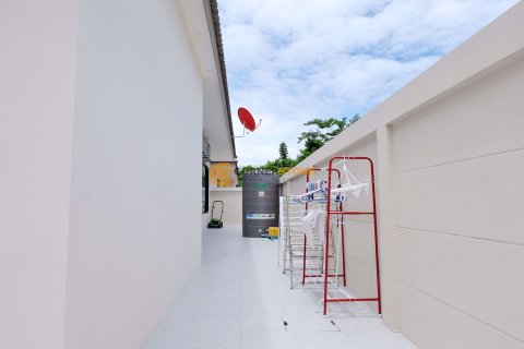 Estudio en Bang Lamung, Tailandia № 100347 - foto 27