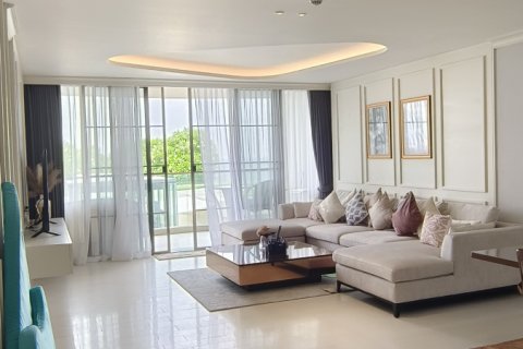 Condo in Hua Hin, Thailand, 3 bedrooms № 79286 - photo 8