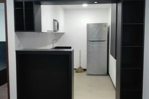 Condominio de 2 dormitorios en Watthana, Bangkok, Tailandia № 123922 - foto 12
