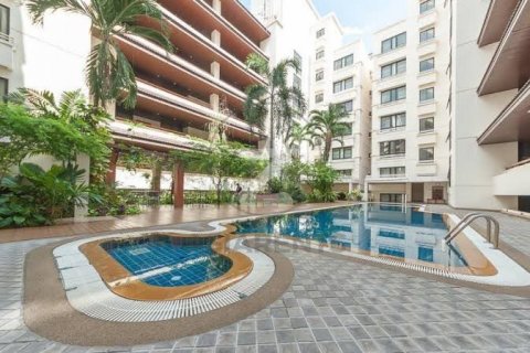 Condominio de 2 dormitorios en Watthana, Bangkok, Tailandia № 123922 - foto 11