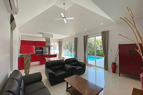 Casa de 3 dormitorios en Hua Hin, Tailandia № 125131 - foto 10