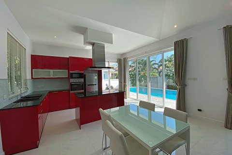 Casa de 3 dormitorios en Hua Hin, Tailandia № 125131 - foto 14
