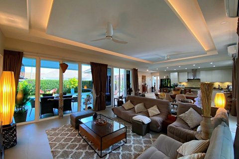 Casa de 3 dormitorios en Hua Hin, Tailandia № 125132 - foto 12
